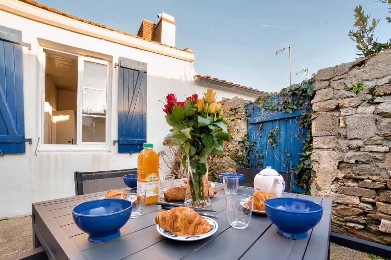 Jolie Maison Avec Cour Pour 5 Personnes ノワールムーティエ エクステリア 写真